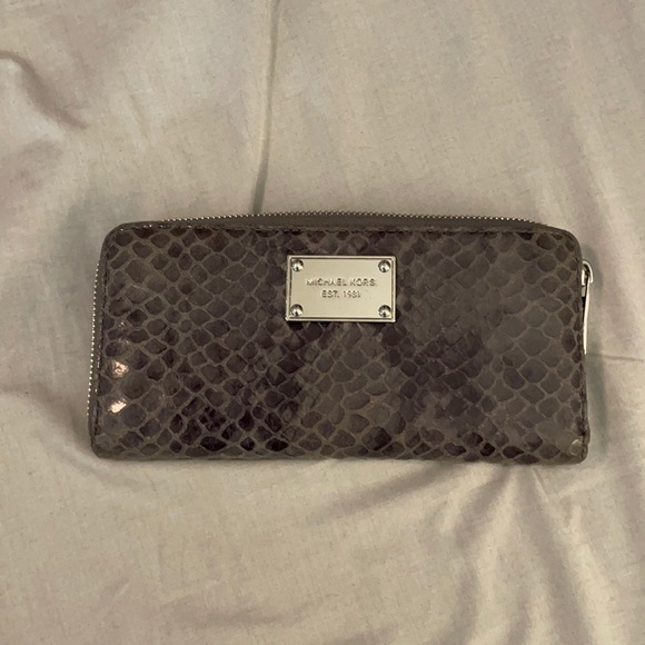 Handbags - Michael Kors Wallet